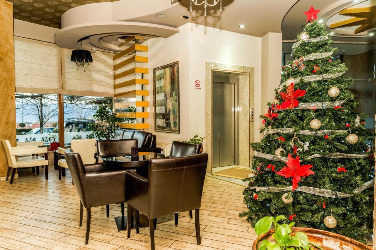 Hotel George كورتشي المظهر الخارجي الصورة