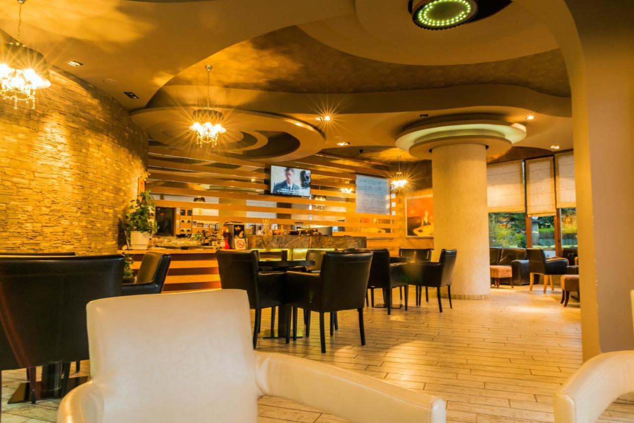 Hotel George كورتشي المظهر الخارجي الصورة