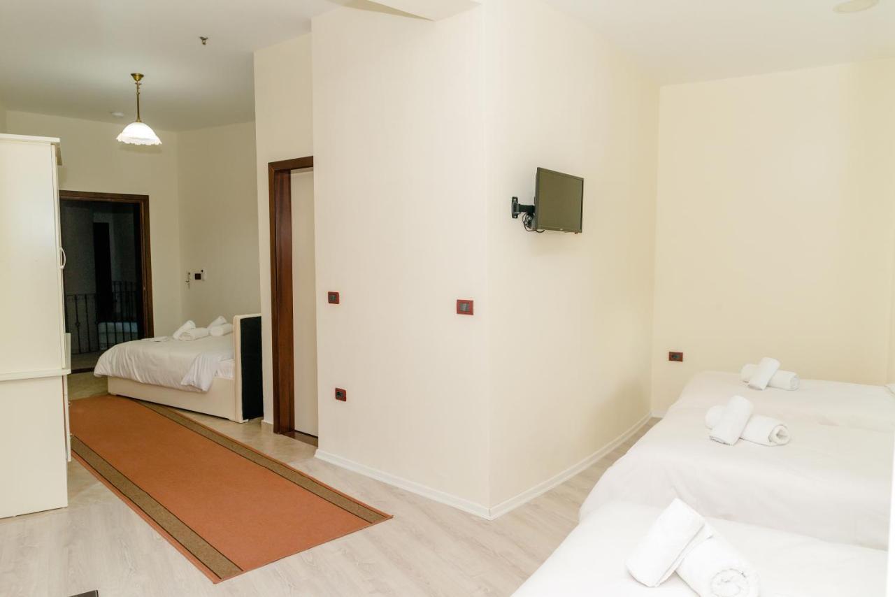 Hotel George كورتشي المظهر الخارجي الصورة