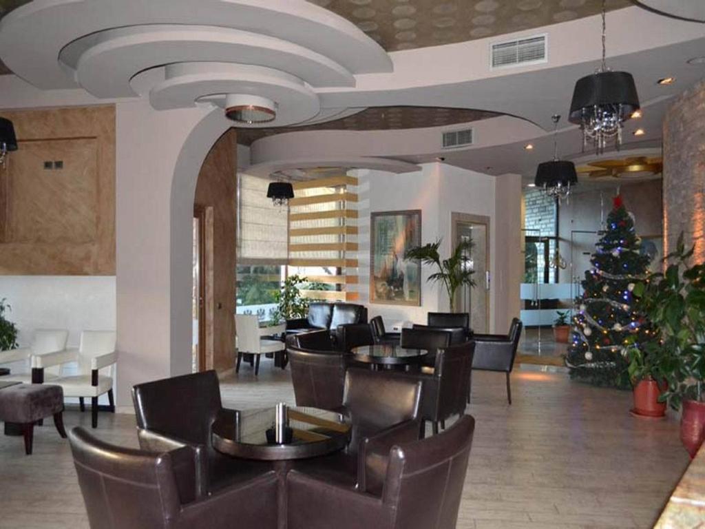 Hotel George كورتشي المظهر الخارجي الصورة