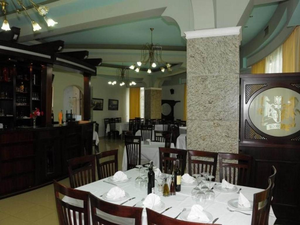 Hotel George كورتشي المظهر الخارجي الصورة